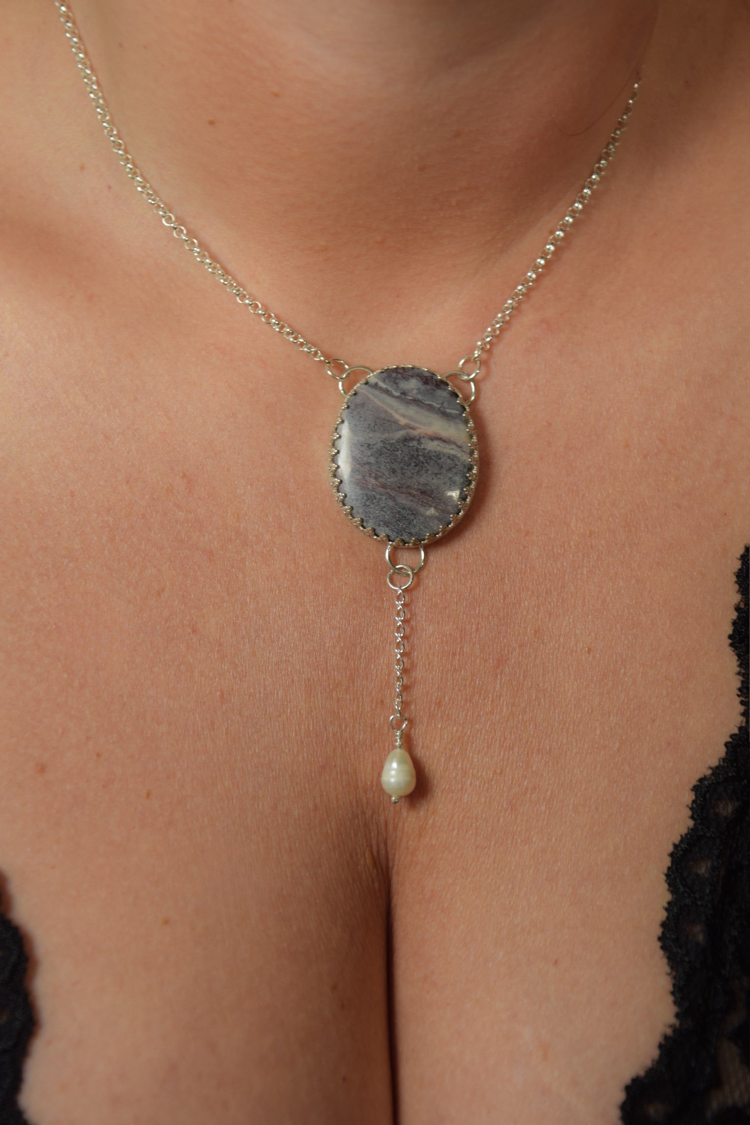 Porcelain Jasper Oval Queen Pendant with Pearl Lariat