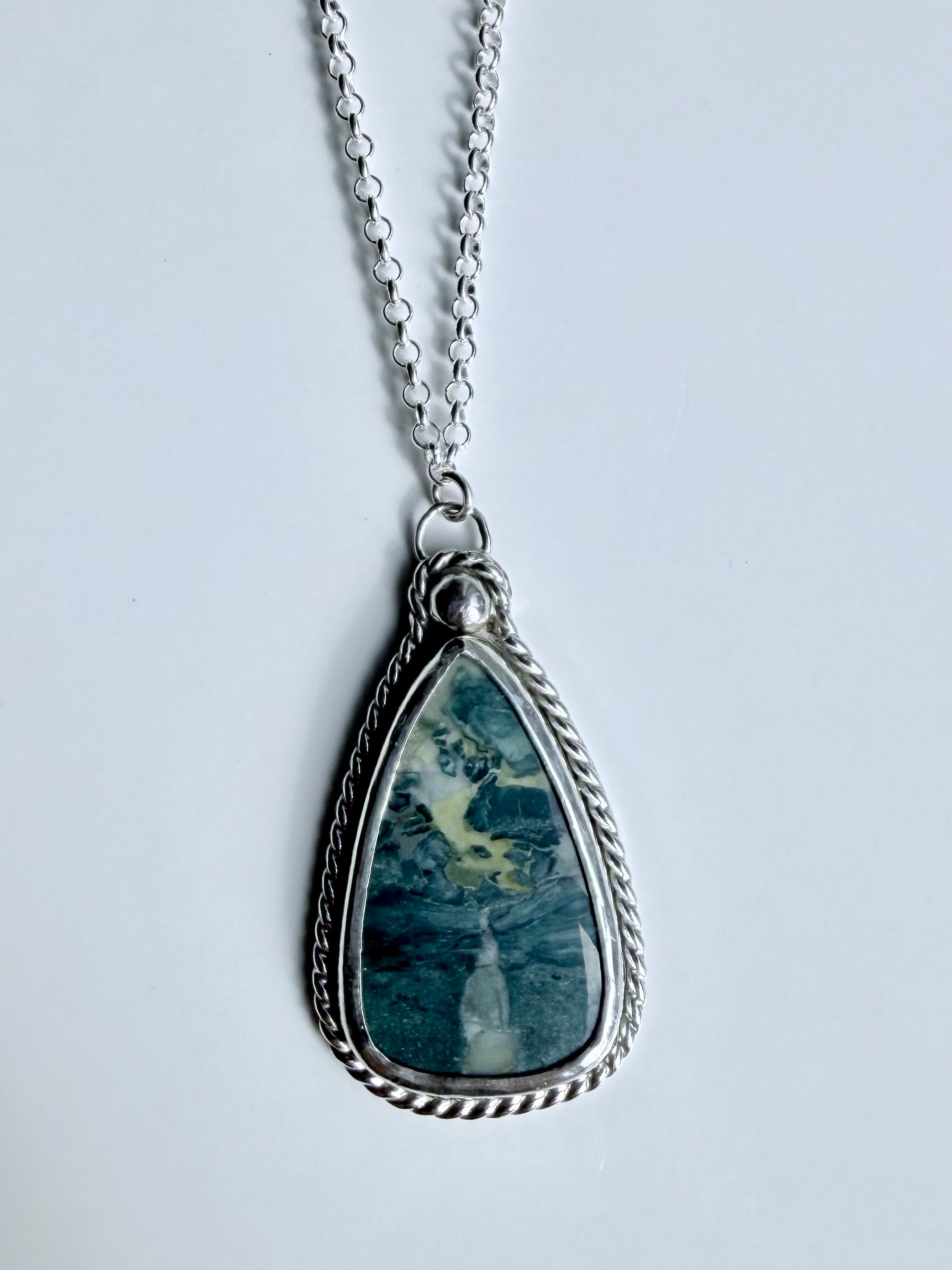 Rope Bezel Teardrop Pendant